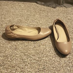 tan/nude leather flats, size 8